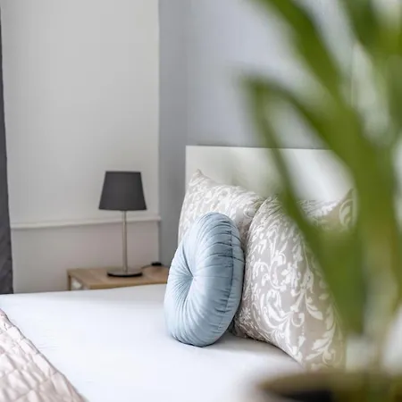 Apartment Super Cozy Next To The Eye *